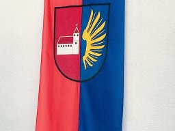 Die Monichkirchner Flagge aufgehangt zu Ehren von Timna Brauer